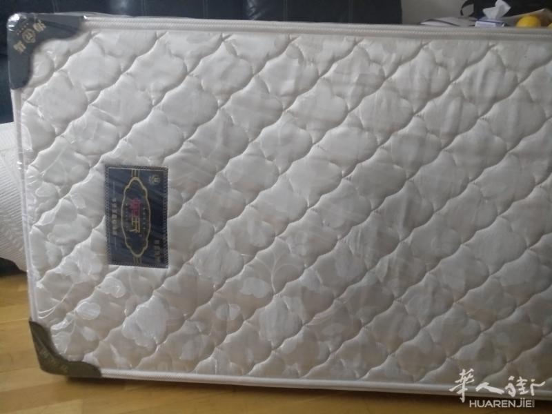 转卖新品床垫 大小190x90x20 有需要的请联系0652528861