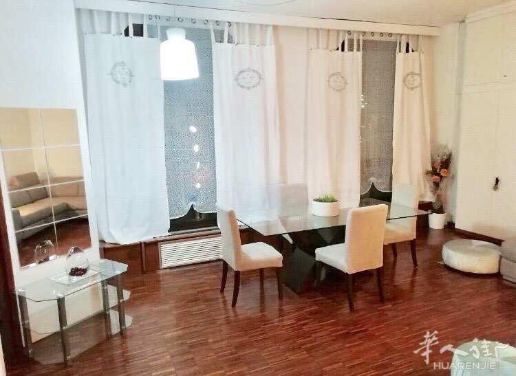 duomo 广场旁边 精装豪宅一室一厅一厨一卫 方便去任何学校