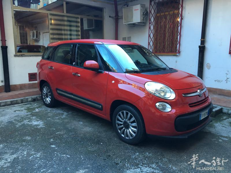 [汽车出售]红色菲亚特500L LIVING 1.6T 欧5柴油 7.5Kkm 9800欧 价格可议