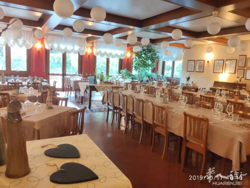 出售三星级酒店加餐馆加 别墅产权