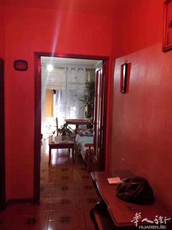 阿尔卡拉大床间，240一个月（包网，家里的网速是5