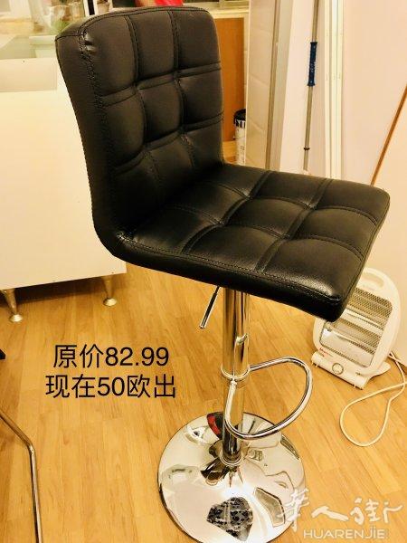 出二手的椅子和小暖气