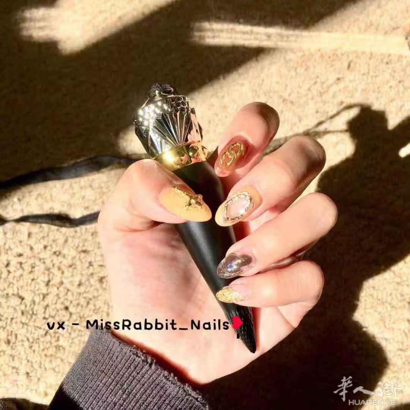 美甲工作室活动还在进行ing