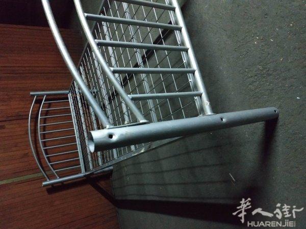 单人铁床让