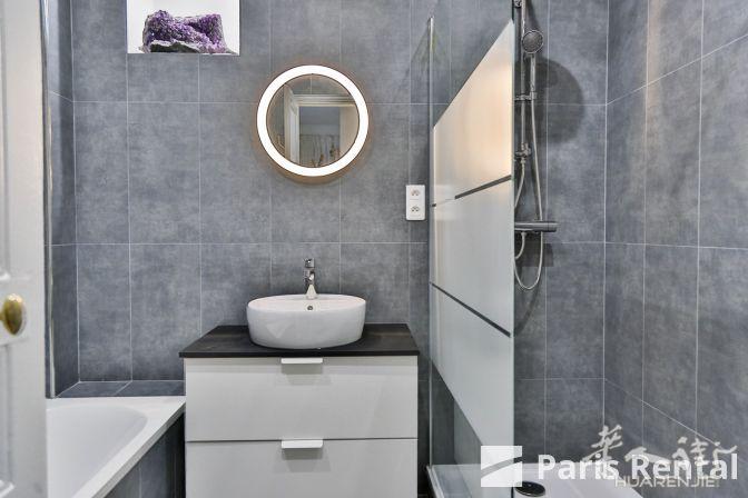 巴黎17区与8区之间 凯旋门边的 双卧室公寓 待租