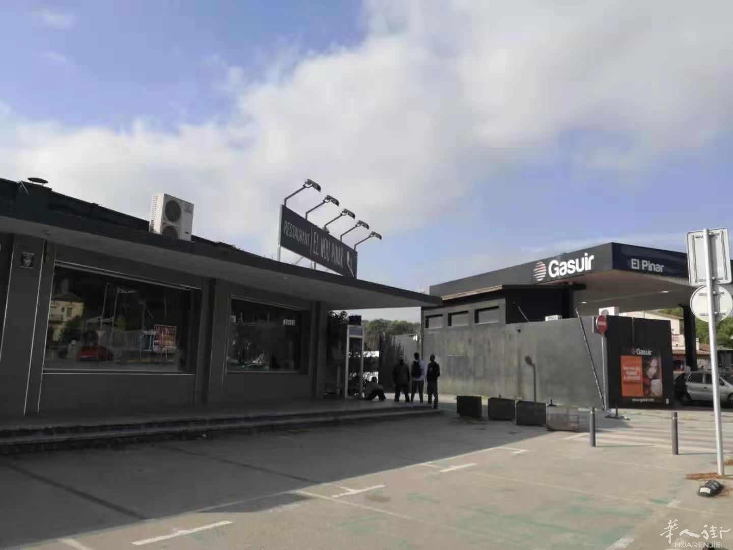 出售一个店面80万欧位置好