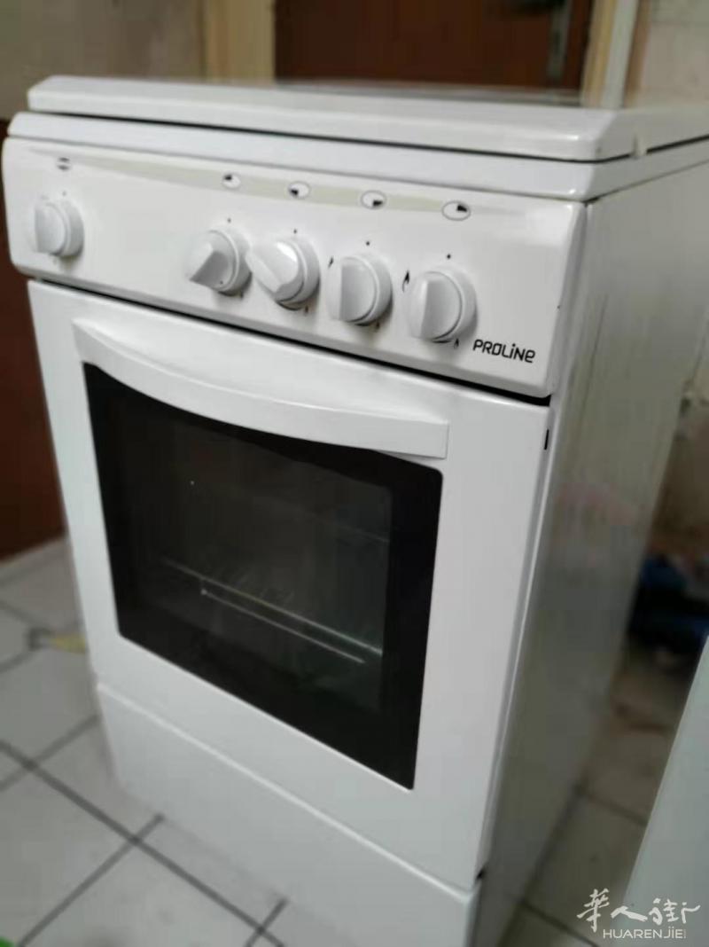 Sartrouville(78500) 超实用 燃气 烤箱 炉灶 一体灶 便宜转让 Cuisinière mixte/gaziniere