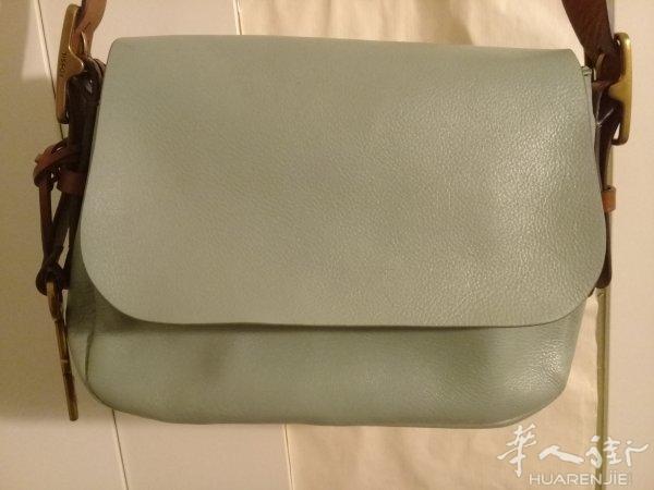 全新fossil包包  30€