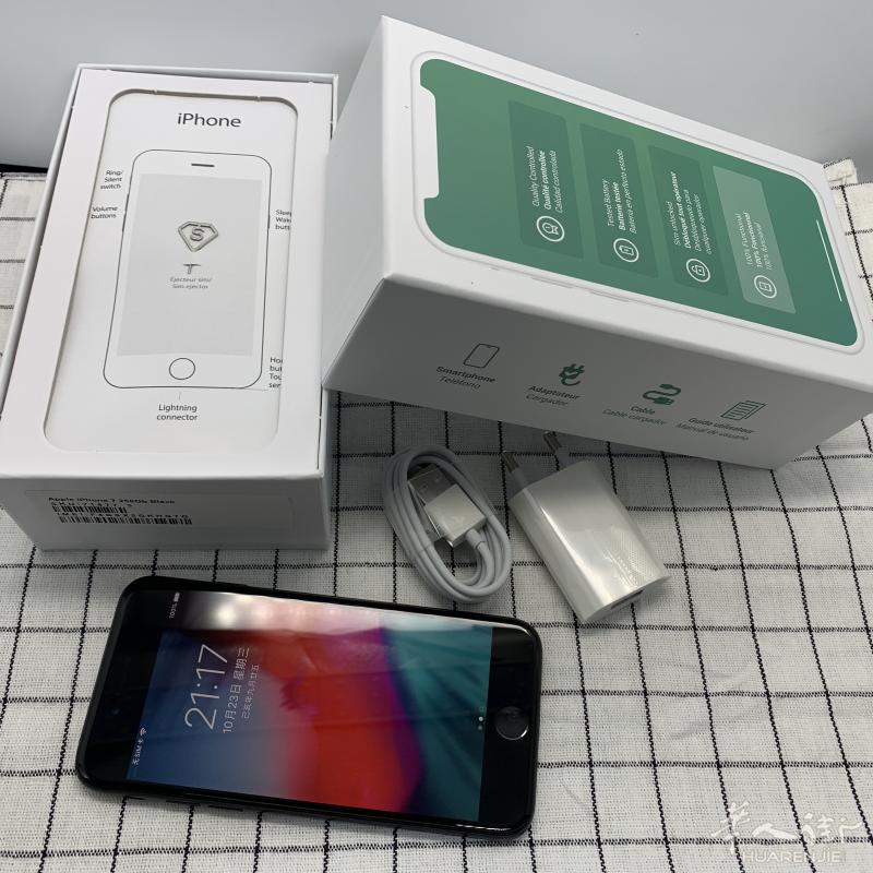 已售 闲置转让：260欧出，Apple iPhone 7 256GB内存 磨砂黑 八五新 如图所示， 手机从未维修过 带充电器， 详情查看验机参数。 随时可验机