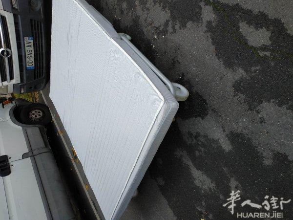 少有160✘200三了没折叠沙发床让
