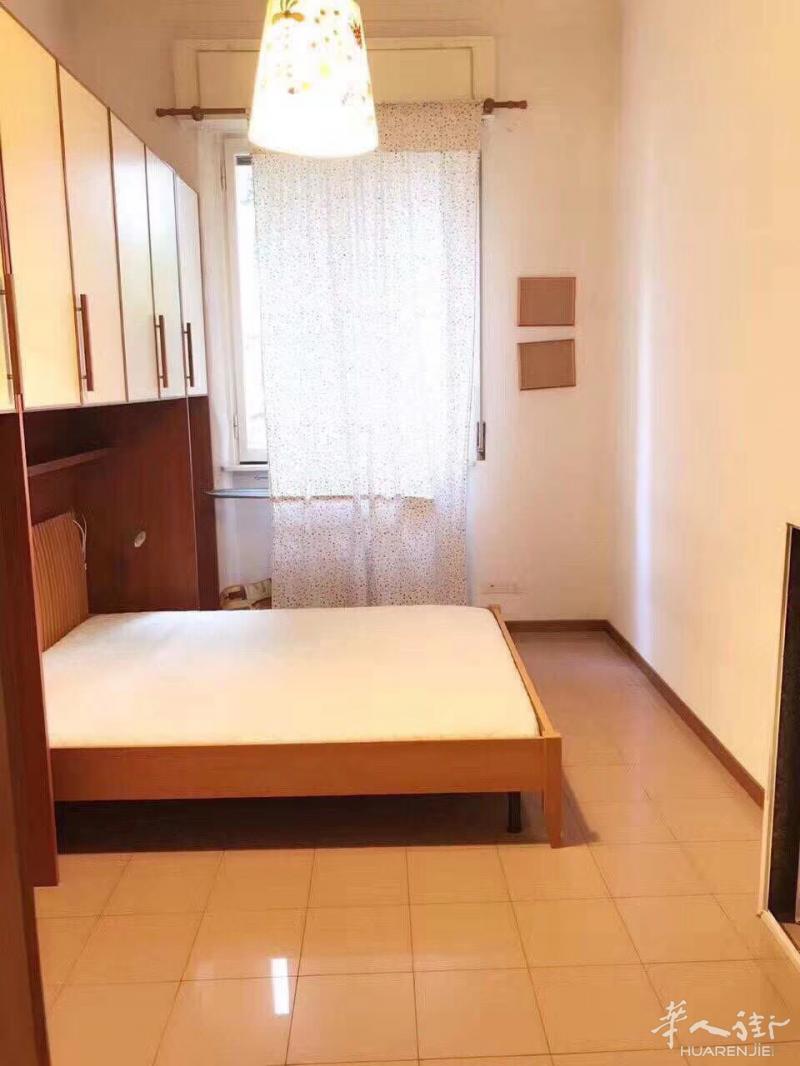 精装二室一厅一卫二台空调最近起租 可住3人