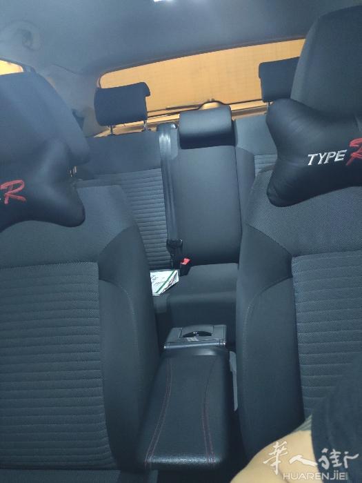 出售大众Polo车，采油车，开了14万公里多一点，银白色，动力1.6，75cv,