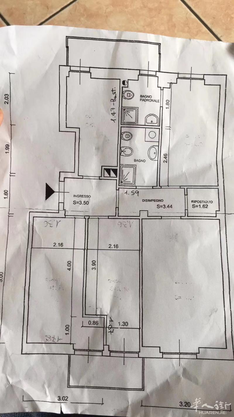 红线精品四室一厨两卫、空调、两个大阳台 2400包物业水暖气