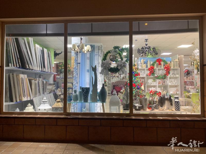 Tenerife 南部 装饰品店加百元店转让 或者店面转让