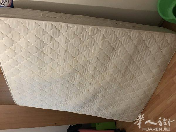 一米六乘两米床架18欧，床垫没有了，已出手