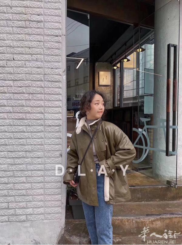‎皮衣外套
‎内‎里毛毛哦‎
超‎保暖，关‎键是皮