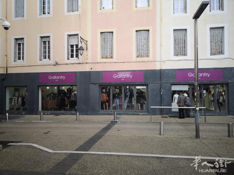 26省,montelimar 市中心商业街服装店低价转让.