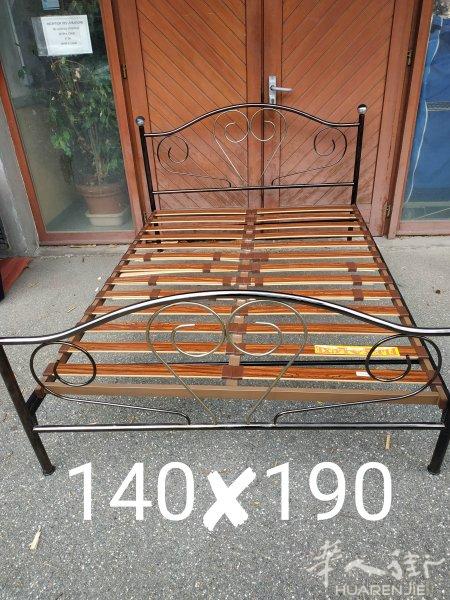双人铁架床床垫140✘190出让