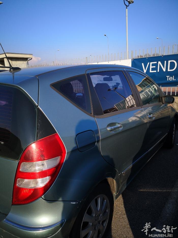 奔驰a150,06年gpl的,非常省油,10块钱可以开190/200公里,eur