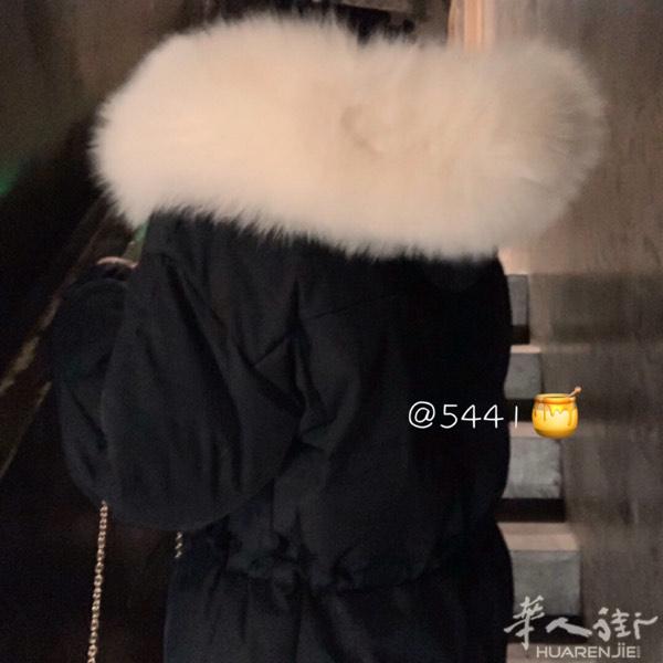 ：羽绒服黑色款的 （实拍图）
超级实穿 还耐脏
质