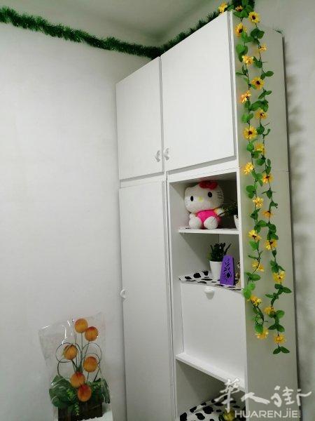 巴塞中心五指教堂附近有大小房间出租干净卫生已装修