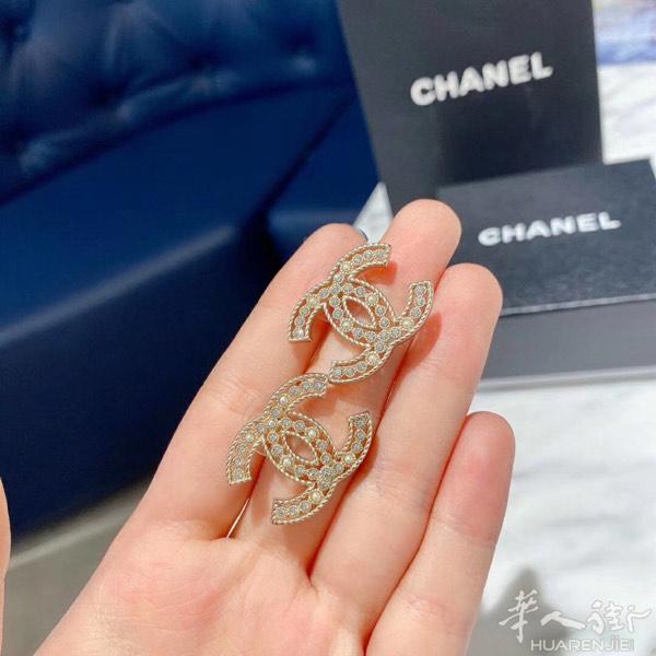 小香  mini小​珍珠 钻​石💎镂​空耳钉 ​