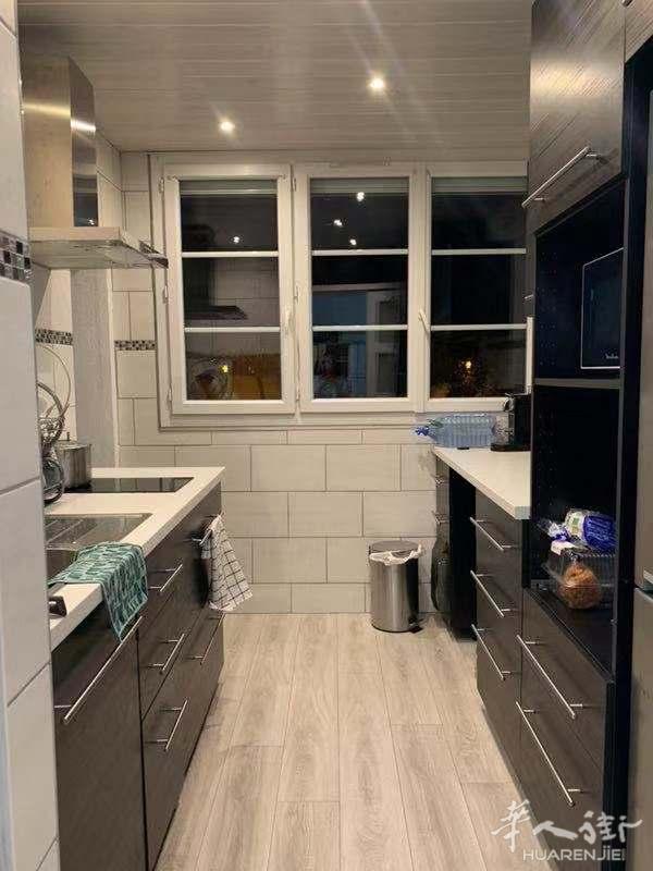 94省créteil 近巴黎十二大 全新装修appartement 三个房间中的一间出租