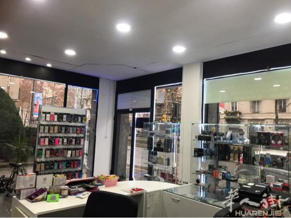 米兰有空店面转让。via cenisio 78 m