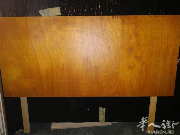 带床头板120✘190床架床垫出让一百一十欧包送货。0663128947