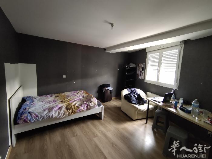 Montreuil12月28日起租！二房一厅中的一个房间，大概16平可住2人，可