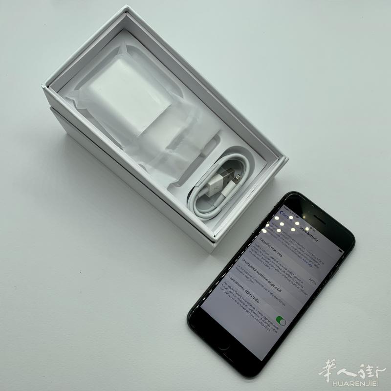 已售 九九新 iPhone 8 256GB 深空灰色 保修时间至01/06/2020 几乎全新 外观无任何刮痕遐丝 100%电池含量