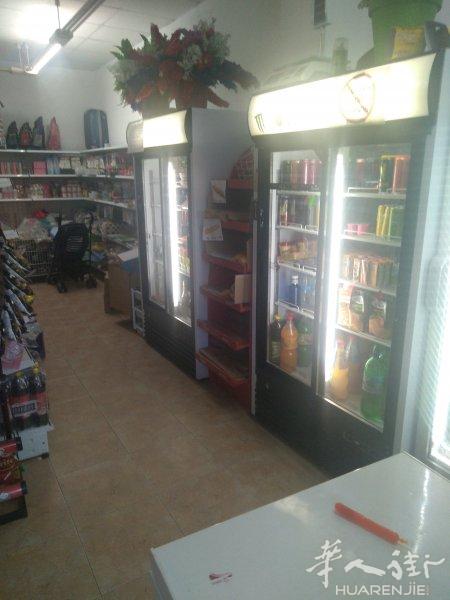 糖果店结业转让九成新意大利双门冰箱2台和70平方货架