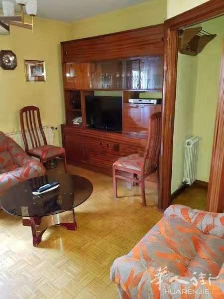 Oporto 地铁口处大户型房屋出售