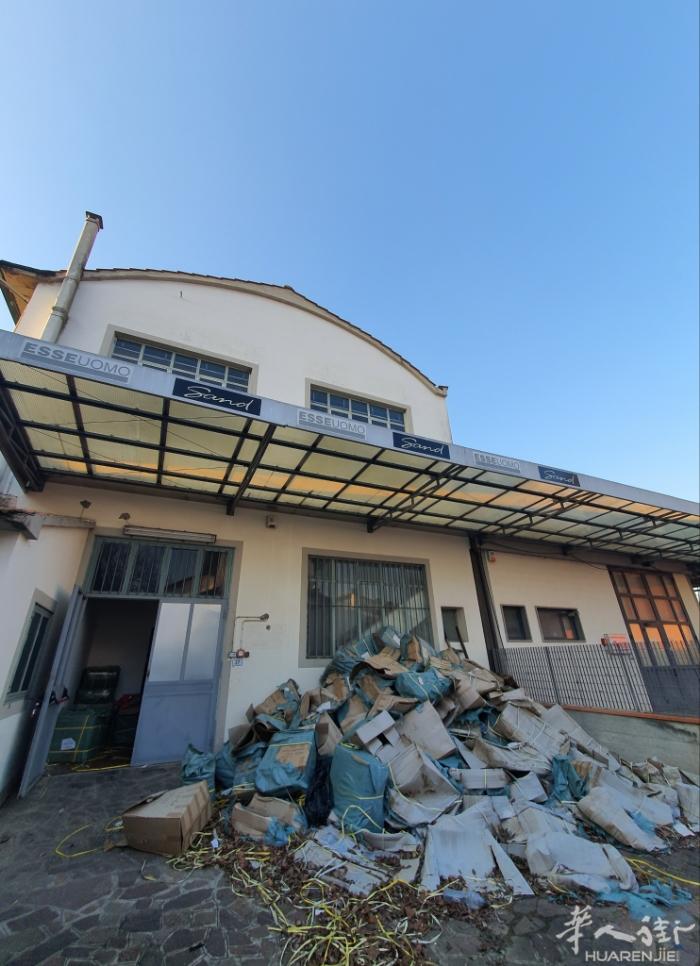 Tavola教堂 工厂出租2层楼上下200平米，房租1700没有iva，没