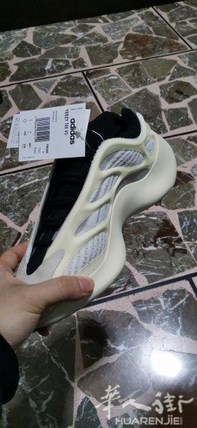 yezzy700 v3出售