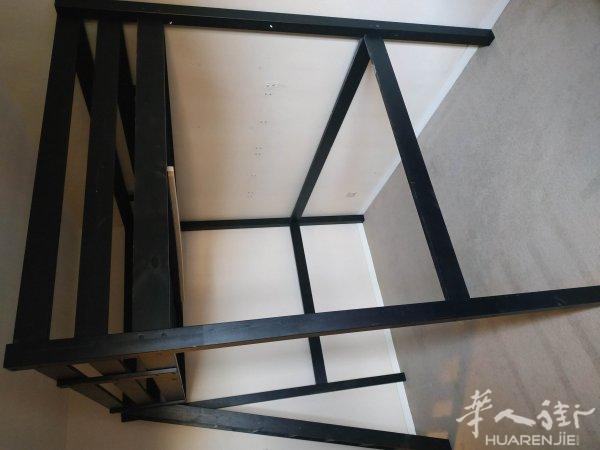 高架双人木床出让或交換各类家俱高谢谢！