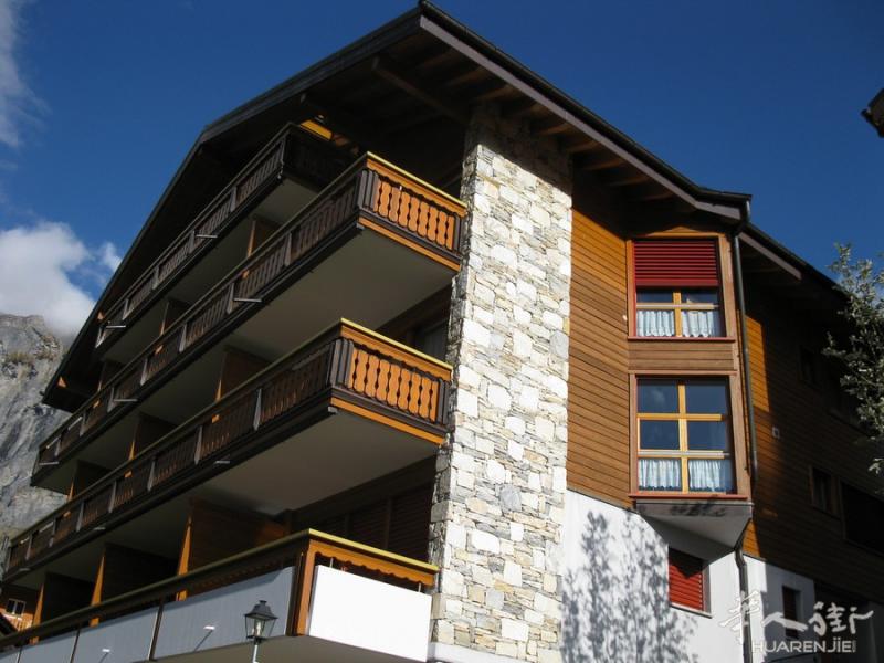 公寓 ADLERHORST,位于温泉滑雪胜地Leukerbad， 房间很大维护如新,朝南的阳台。17万瑞郎