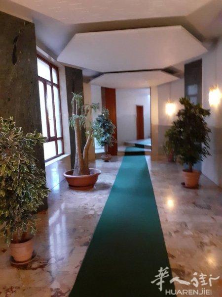 PRATO,民宿在大火车站附近，5分钟路程。