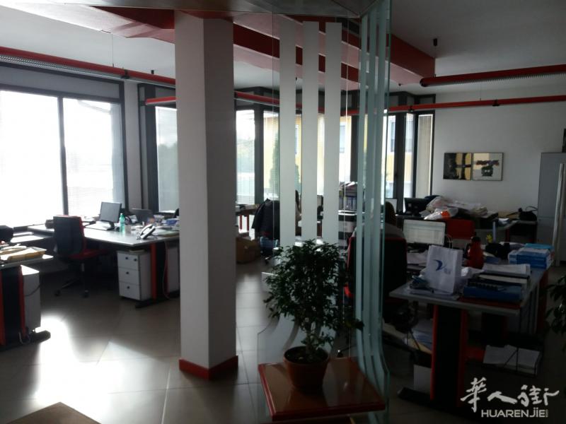 出售 或 出租 BUSTO ARSIZIO 独立大工场 + 办公室，意大利人业主，房屋状态优良！