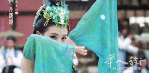 15岁走红，卷土重来的初恋脸女神，撞脸十元？