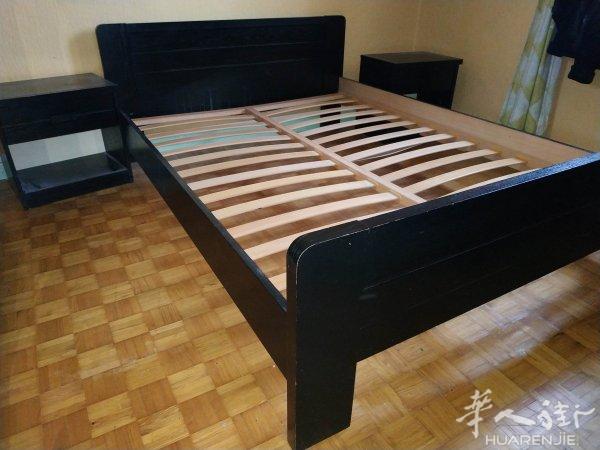 双人大床140✘190床垫床架出让，0663128947