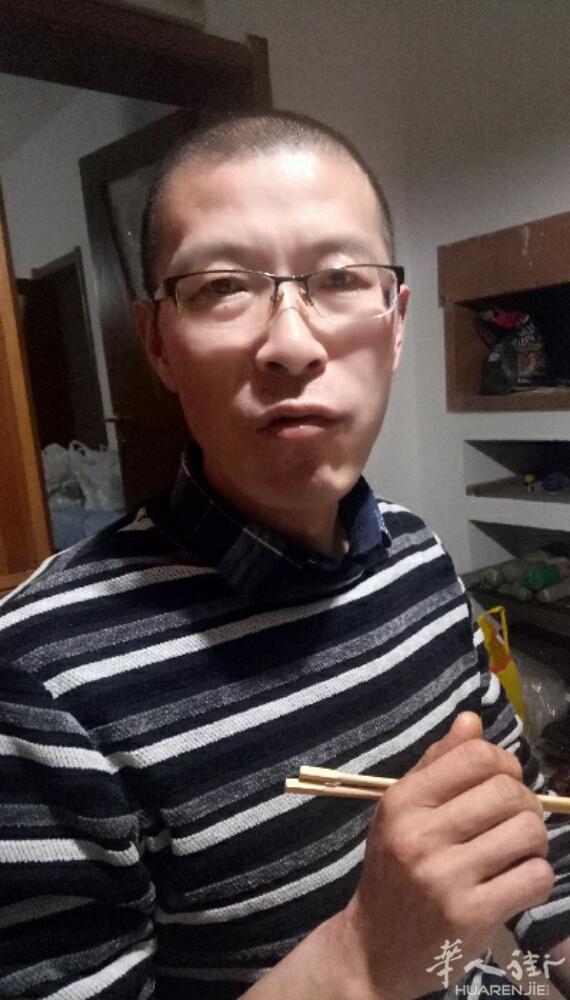 本人男，北方人42岁，裁剪师，想找个女朋友，
