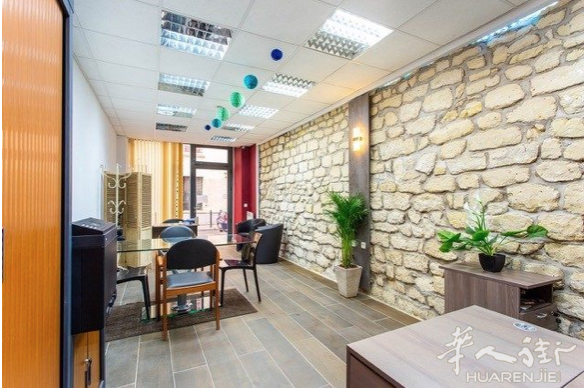 连墙出售小巴黎17区Rue des Dames地区商用店铺出售，79平！