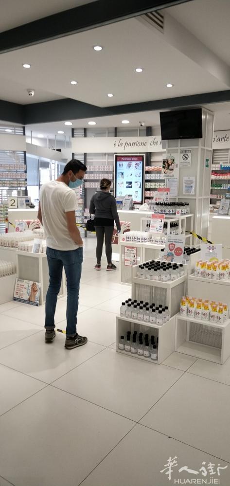 本人在意大利做母婴代购，卖各种奶粉，辅食，母婴用品，保健品。100%保证正货，自
