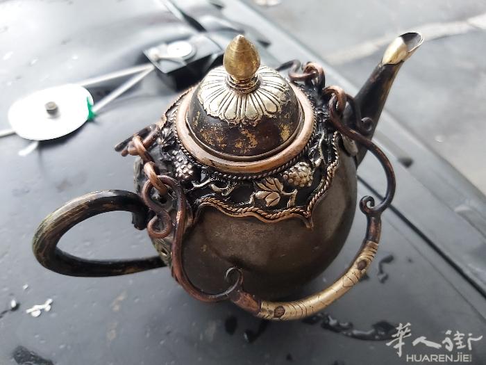 出售一个古茶壶