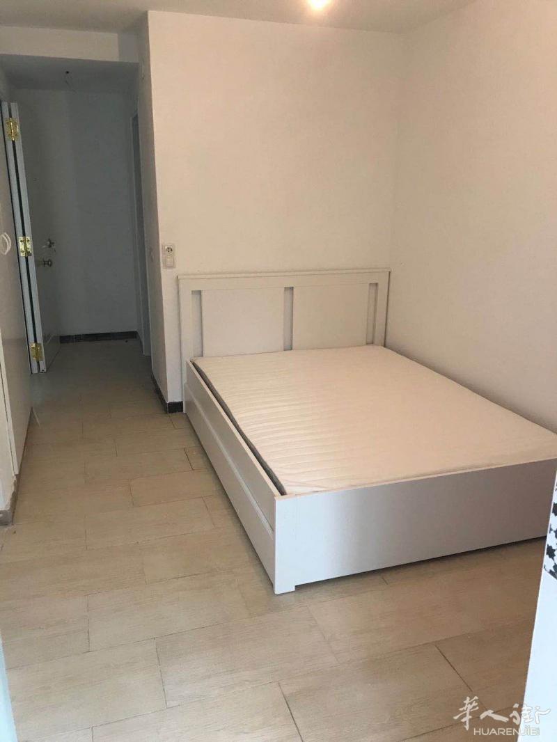 🔵六号线carpetana地铁2分钟，单身公寓1套