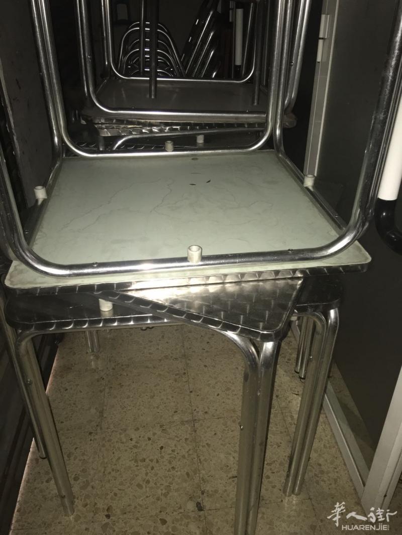 二手terraza的桌椅便宜出售