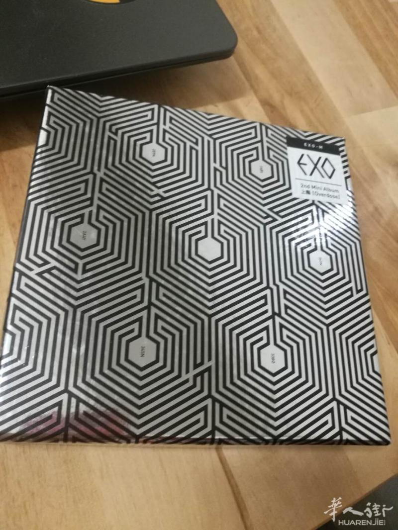 出售 EXO 上瘾 音乐专辑 中文版 送 张艺兴扇子