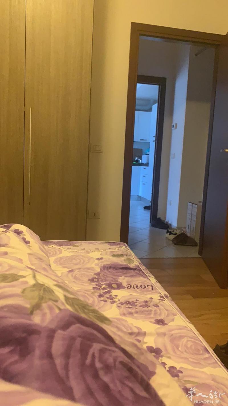 prato maliseti 体育馆附近一房一厅 转让