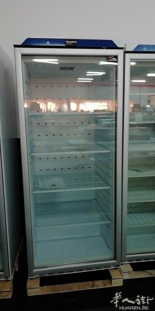 出售超市，糖果店各类冰箱。免运费，带保修！价格西班牙最低！欢迎咨询